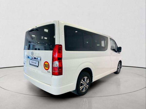 2024-Toyota-Quantum-28-GL-11-seat image:3