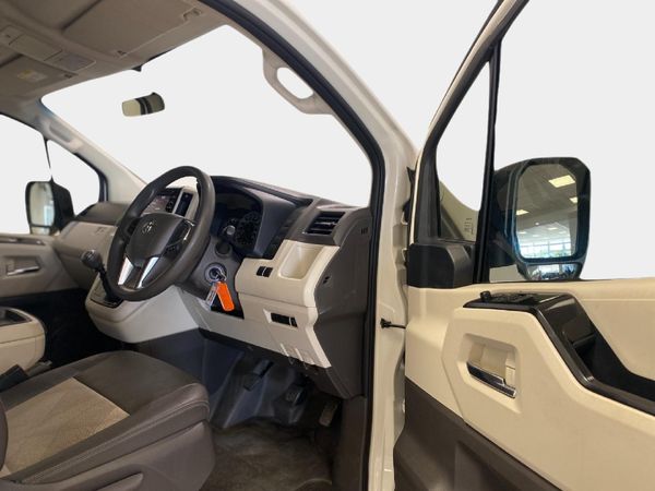 2024-Toyota-Quantum-28-GL-11-seat image:6