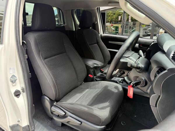 2024-Toyota-Hilux-24-GD-6-Raised-Body-Raider-Extended-Cab image:7