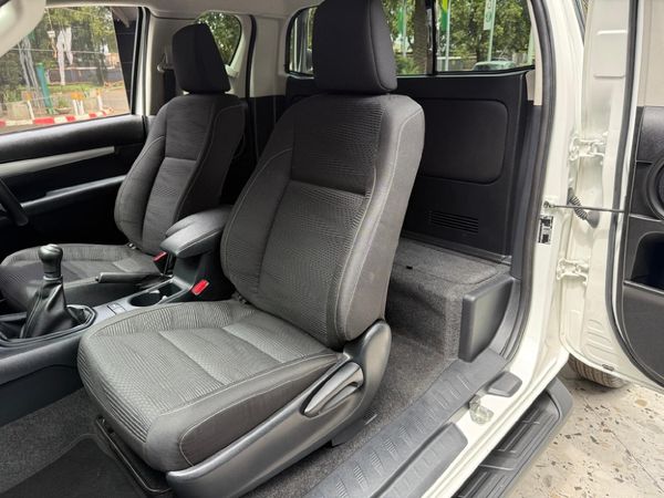 2024-Toyota-Hilux-24-GD-6-Raised-Body-Raider-Extended-Cab image:8