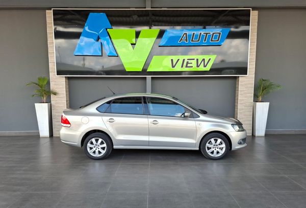 2013-Volkswagen-Polo-16-Comfortline image:2
