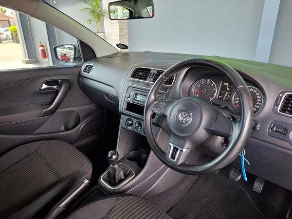 2013-Volkswagen-Polo-16-Comfortline image:8