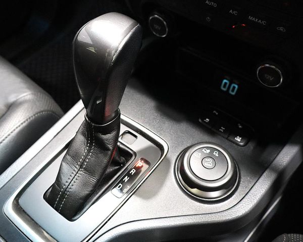 2017-Ford-Everest-32TDCi-4WD-Limited-Auto image:17