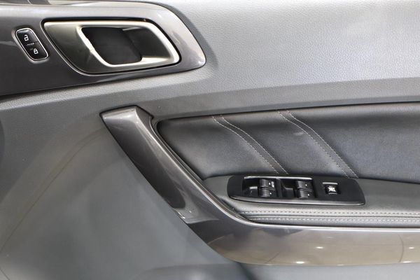 2017-Ford-Everest-32TDCi-4WD-Limited-Auto image:24