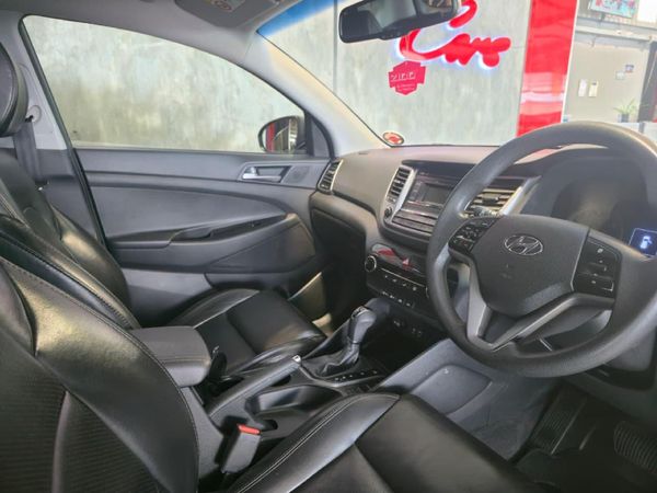 2016-Hyundai-Tucson-20-Premium-Auto image:6