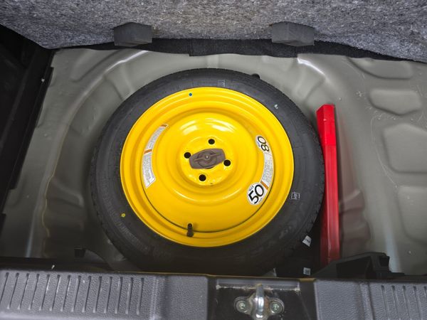 2026-Suzuki-Swift-12-GL image:15
