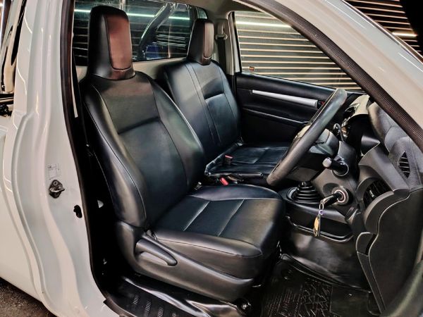 2022-Toyota-Hilux-20-VVTi-Single-Cab image:18