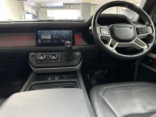 2020-Land-Rover-Defender-110-D240-HSE-177kW image:12