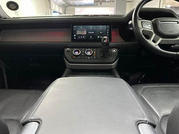 2020-Land-Rover-Defender-110-D240-HSE-177kW image:14