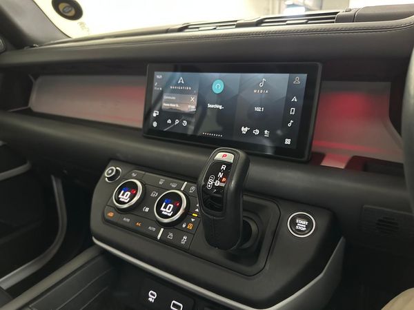 2020-Land-Rover-Defender-110-D240-HSE-177kW image:15