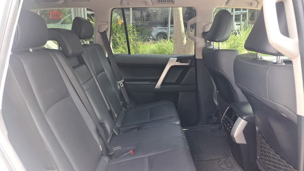 2023-Toyota-Land-Cruiser-Prado-28-GD-VX-Auto image:10