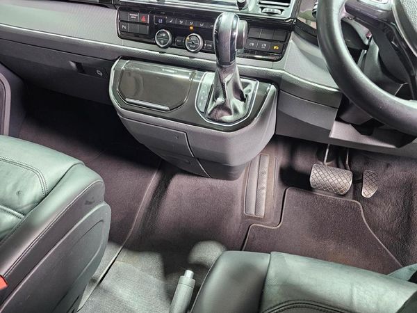 2017-Volkswagen-Caravelle-T6-20-BiTDI-Highline-Auto image:14