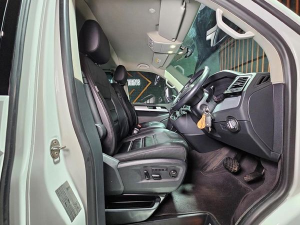 2017-Volkswagen-Caravelle-T6-20-BiTDI-Highline-Auto image:8