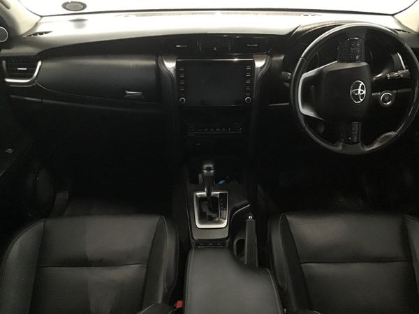 2021-Toyota-Fortuner-28-GD-6-VX-Auto image:5