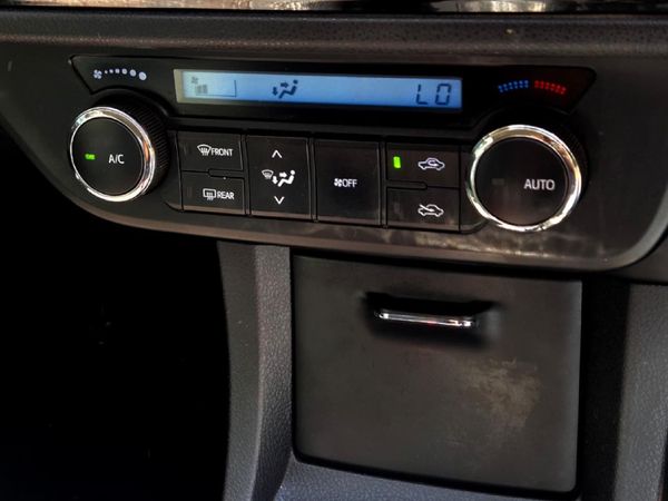 2015-Toyota-Corolla-16-Sprinter image:11