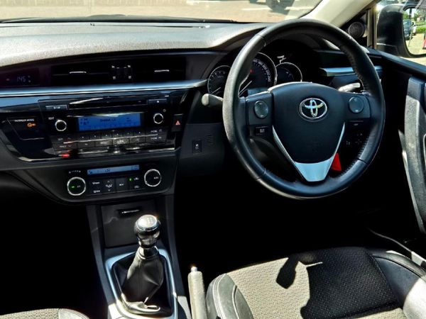 2015-Toyota-Corolla-16-Sprinter image:17