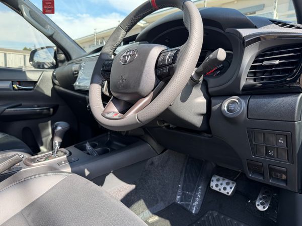 2026-Toyota-Hilux-2026-Toyota-Hilux-28-GD-6-GR-SPORT-Double-Cab-4x4 image:19