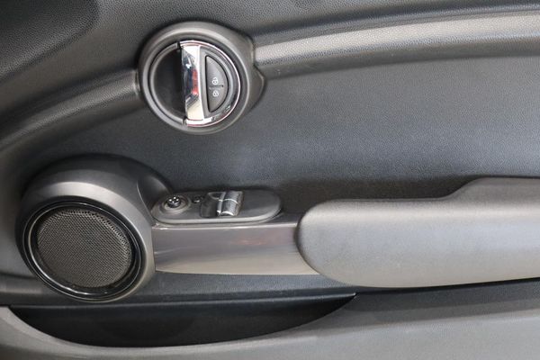 2020-MINI-Hatch-Cooper-Auto image:16