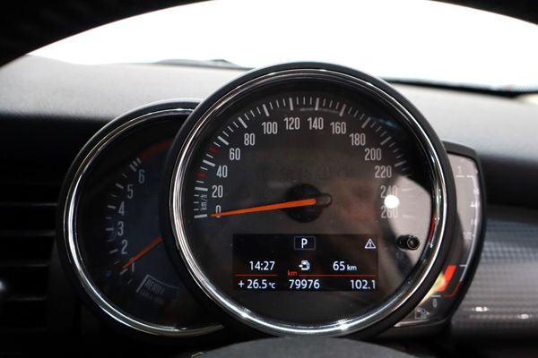 2020-MINI-Hatch-Cooper-Auto image:3