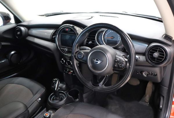 2020-MINI-Hatch-Cooper-Auto image:4