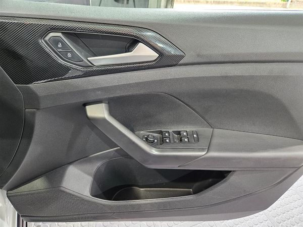 2025-Volkswagen-T-Cross-10-TSI-Auto image:11