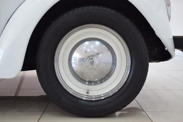 1975-Volkswagen-Beetle-1300 image:12