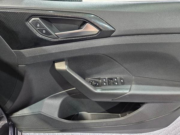 2025-Volkswagen-T-Cross-10-TSI-Auto image:11