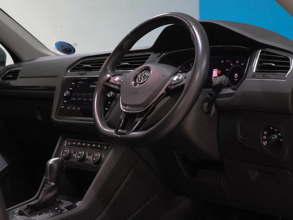 2019-Volkswagen-Tiguan-20-TSI-Highline-4Motion-Auto image:22