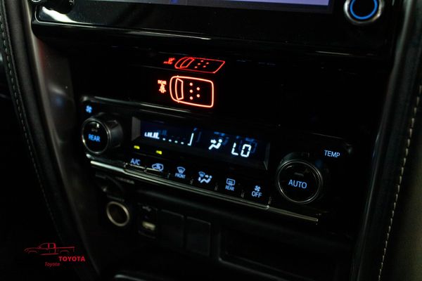 2021-Toyota-Fortuner-28-GD-6-Raised-Body-Auto image:14