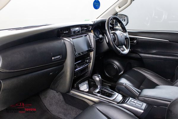 2021-Toyota-Fortuner-28-GD-6-Raised-Body-Auto image:5