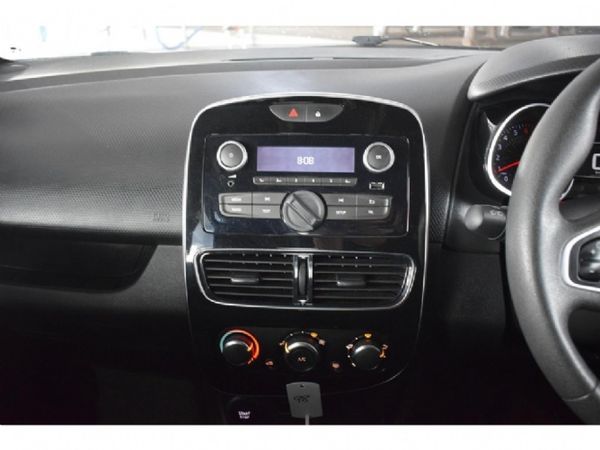 2019-Renault-Clio-IV-900T-Authentique-5-dr-66kW image:11