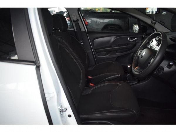 2019-Renault-Clio-IV-900T-Authentique-5-dr-66kW image:6