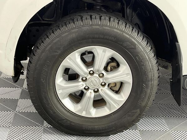 2019-Nissan-Navara-23D-LE-4x4-Double-Cab image:4