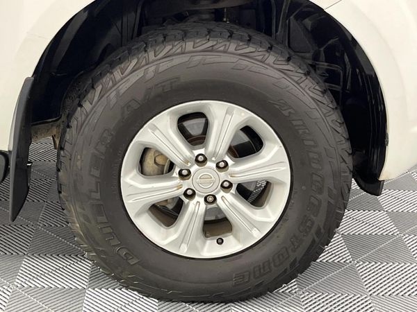 2019-Nissan-Navara-23D-LE-4x4-Double-Cab image:5