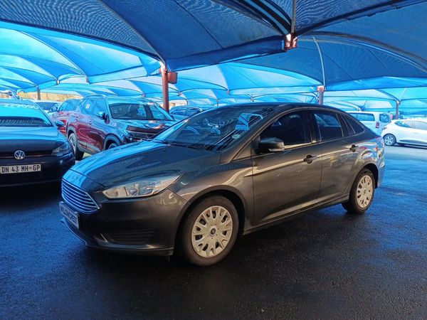 2018-Ford-Focus-10-EcoBoost-Ambiente image:1