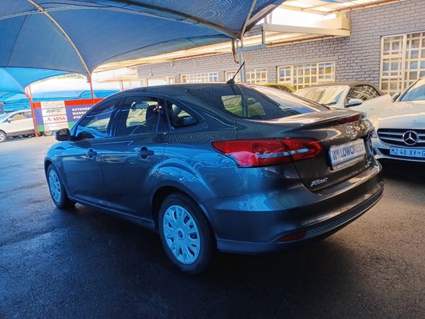 2018-Ford-Focus-10-EcoBoost-Ambiente image:4