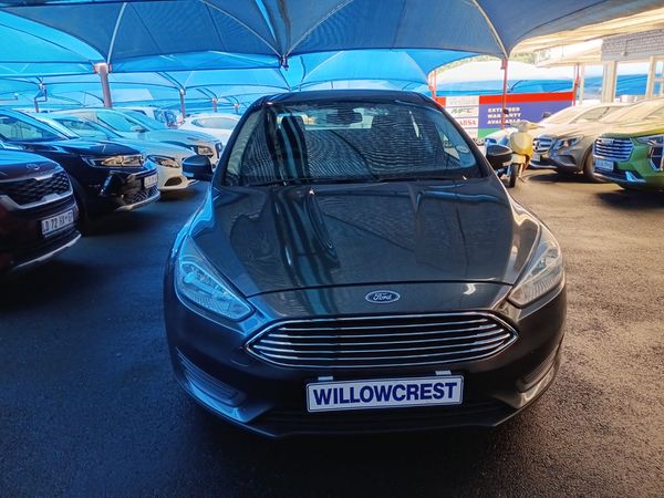 2018-Ford-Focus-10-EcoBoost-Ambiente image:5