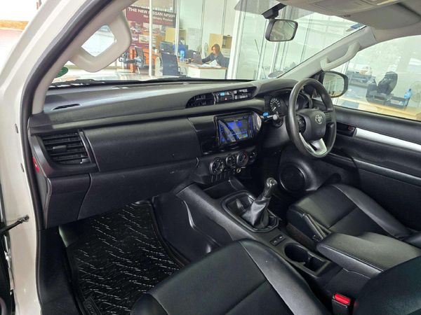 2022-Toyota-Hilux-24-GD-6-SR-4x4-Single-Cab image:11