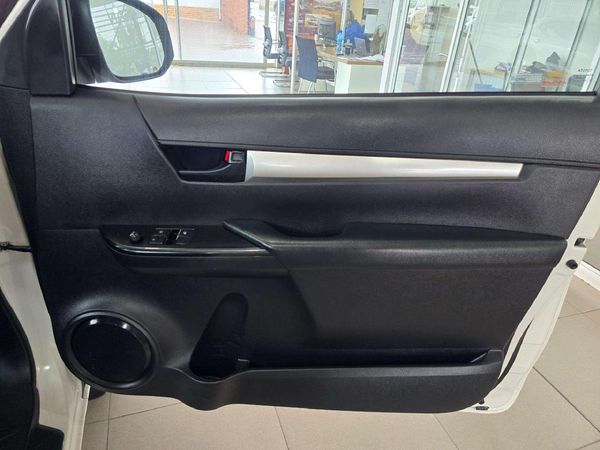 2022-Toyota-Hilux-24-GD-6-SR-4x4-Single-Cab image:14