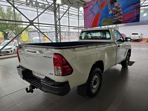 2022-Toyota-Hilux-24-GD-6-SR-4x4-Single-Cab image:16
