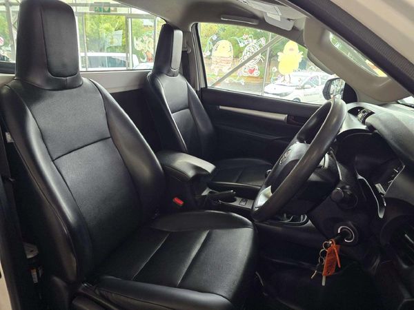 2022-Toyota-Hilux-24-GD-6-SR-4x4-Single-Cab image:18