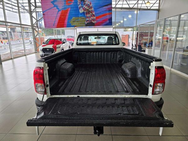 2022-Toyota-Hilux-24-GD-6-SR-4x4-Single-Cab image:4