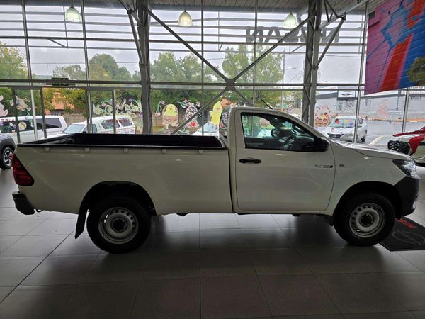 2022-Toyota-Hilux-24-GD-6-SR-4x4-Single-Cab image:5