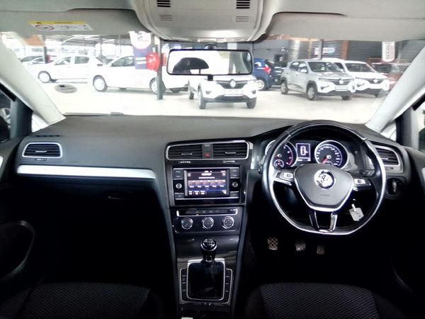 2019-Volkswagen-Golf-VII-10-TSI-Trendline image:6