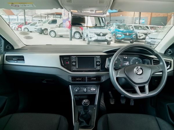 2020-Volkswagen-Polo-10-TSI-Trendline image:6