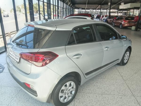 2020-Hyundai-i20-12-Motion image:3