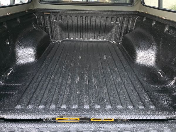 2013-Volkswagen-Amarok-20-BiTDI-Highline-132kW-4Motion-Auto-Double-Cab image:15