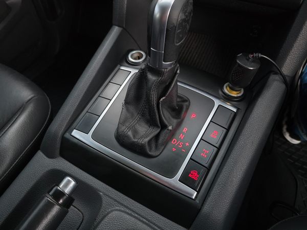 2013-Volkswagen-Amarok-20-BiTDI-Highline-132kW-4Motion-Auto-Double-Cab image:31
