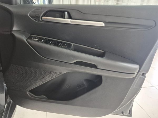 2024-Kia-Sonet-15-LX image:14