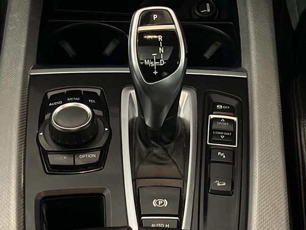 2015-BMW-X5-xDrive40d-M-Sport-Auto image:10